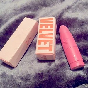 BNIB Jeffree Stars Velvet Trap Lipstick